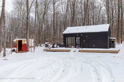 692 Blenheim Hill Rd, Jefferson, NY, 12093-3304 | Card Image