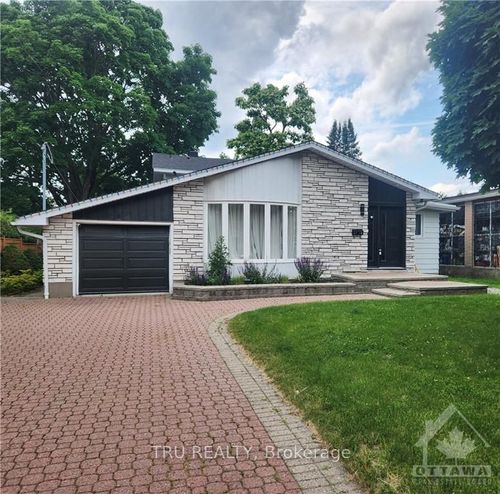 2114 Balharrie Ave, Ottawa, ON, K1G1G5 | Card Image