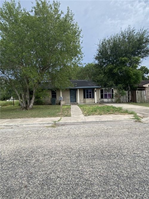 1021 W Main St, Alice, TX, 78332-4330 | Card Image