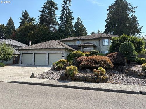 1607 Nw 136th St, Vancouver, WA, 98685-1693 | Card Image