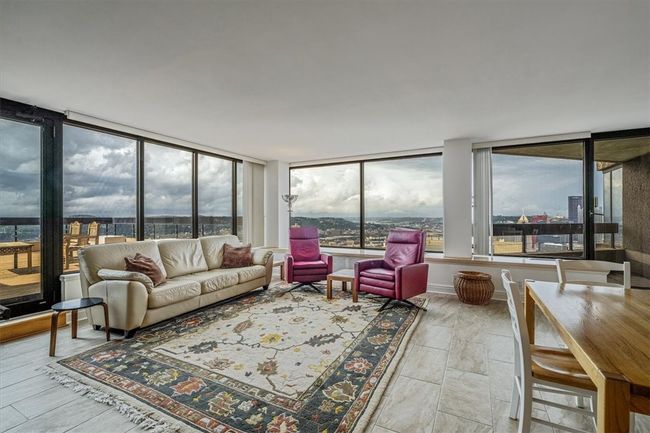 APT-780E - 1 Trimont Ln, Condo with 3 bedrooms, 3 bathrooms and 2 parking in Mt Washington PA | Image 7