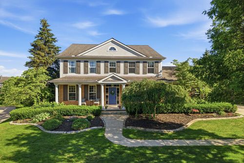 5693 Strawberry Cir, Commerce Twp, MI, 48382-5502 | Card Image