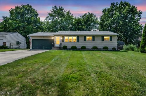 708 Charlotte Dr, Brunswick, OH, 44212-2206 | Card Image