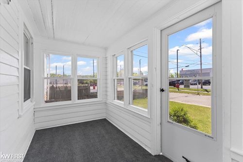 920 Premont Ave, Waterford, MI, 48328-5202 | Card Image