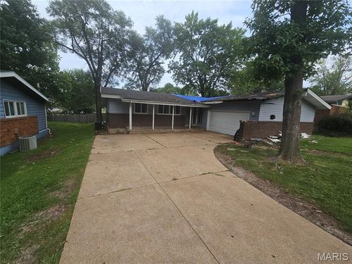 420 Waterford Dr, Florissant, MO, 63033-5636 | Card Image