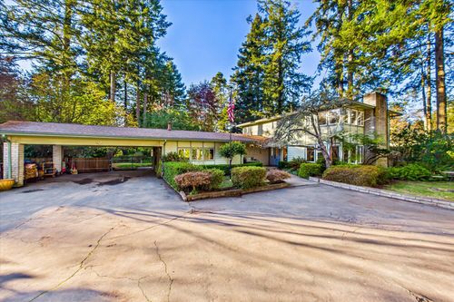 19 Pinecrest Dr, Fortuna, CA, 95540-9204 | Card Image