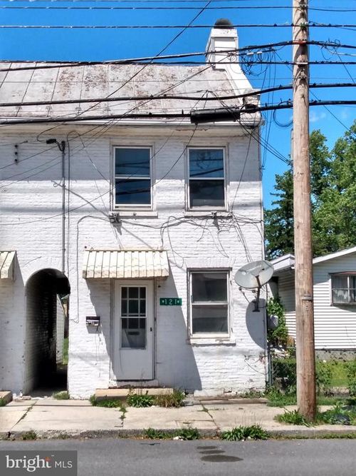 121 W King Street, CHAMBERSBURG, PA, 17201 | Card Image
