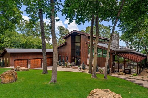 1555 Crescent Hills Dr, La Crescent, MN, 55947-9650 | Card Image