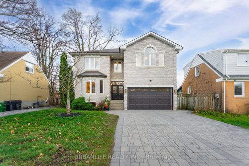 111 Pleasant Ave, North York, ON, M2M1M2 | Card Image