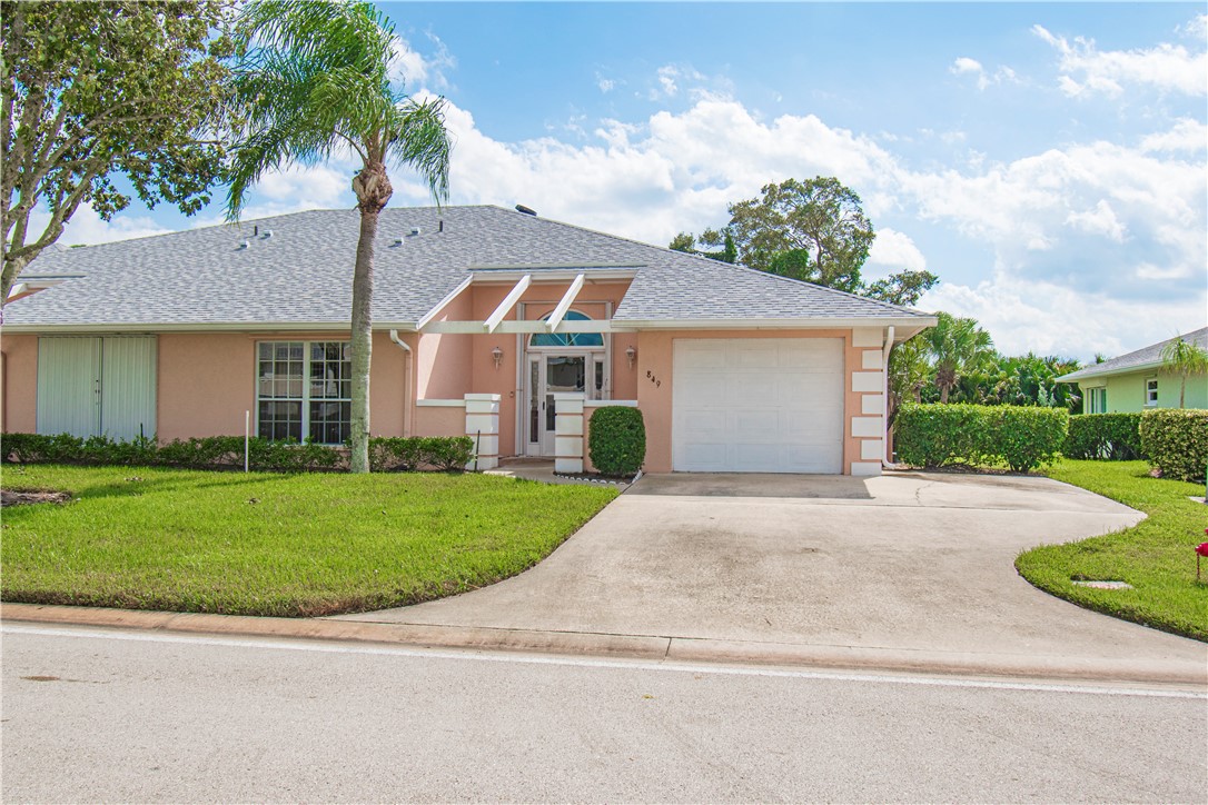 Lake Orchid Cir, Vero Beach, FL 32962