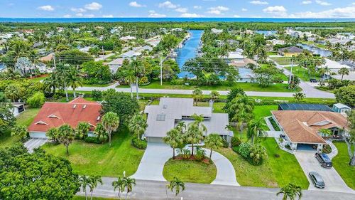 9267 Se Gettysburg Ct, Hobe Sound, FL, 33455-4043 | Card Image