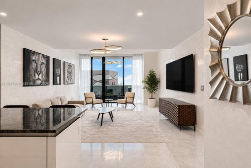 ph5203-1000 Brickell Plz, Miami, FL, 33131-3833 | Card Image