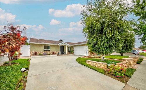 10252 Lorraine Ln, Cypress, CA, 90630-4533 | Card Image