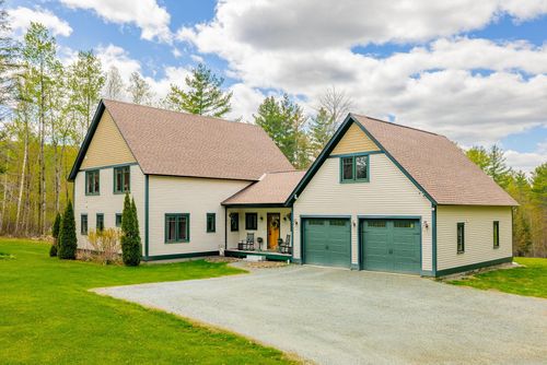 11 Dunsinane Dr, Lebanon, NH, 03766-2305 | Card Image