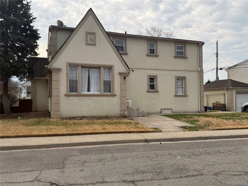 56 Beach Dr, Merrick, NY, 11566-4595 | Card Image