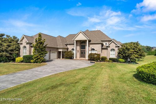 2330 Southern Shade Blvd, Knoxville, TN, 37932-1686 | Card Image