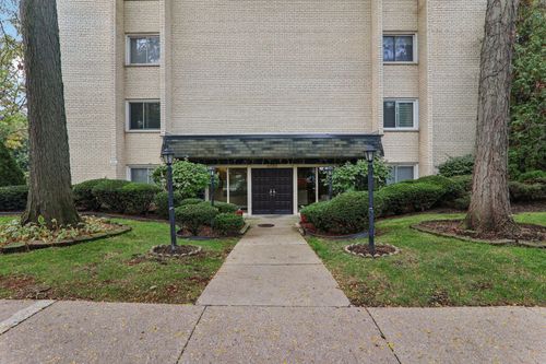 unit-203-8650 Ferris Ave, Morton Grove, IL, 60053-2837 | Card Image