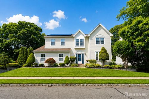 25 Edinburg Ln, East Brunswick, NJ, 08816-5242 | Card Image