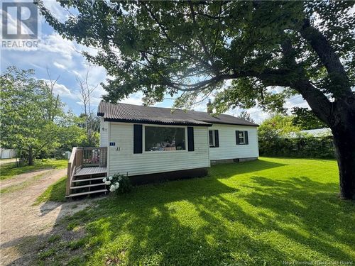 11 Third St, Petitcodiac, NB, E4Z4W7 | Card Image