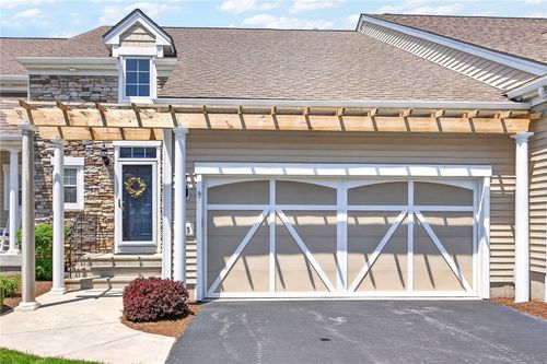 189 Hampton Way, South Kingstown, RI, 02879-8262 | Card Image
