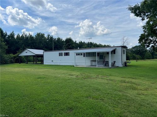 17618 Black Creek Rd, Zuni, VA, 23898-3513 | Card Image
