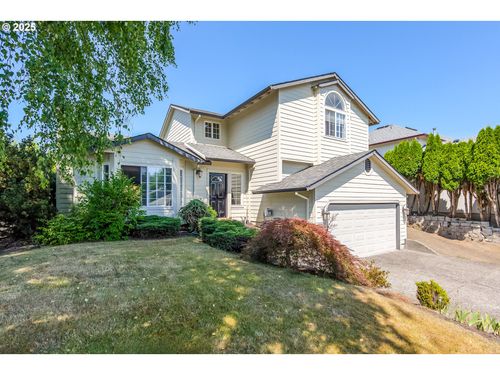 15157 Se 130th Dr, Clackamas, OR, 97015-9279 | Card Image