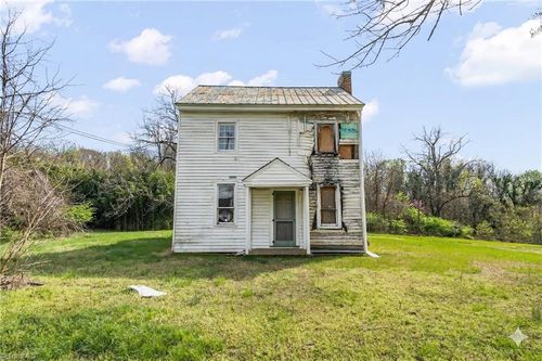 606 E Springfield Rd, High Point, NC, 27263-1846 | Card Image