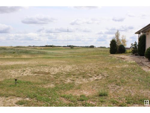 25 Whitetail Green, Mundare, AB, T0B3H0 | Card Image
