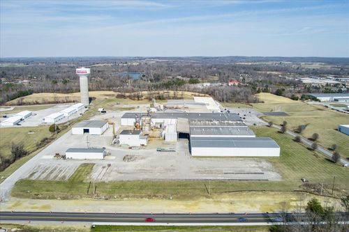 656 Interstate Dr, CROSSVILLE, TN, 38555-5467 | Card Image