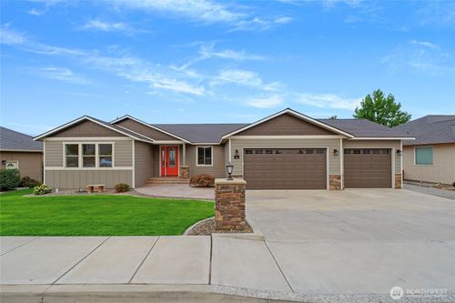 76 S Meadowbrook Ln, East Wenatchee, WA, 98802-3102 | Card Image