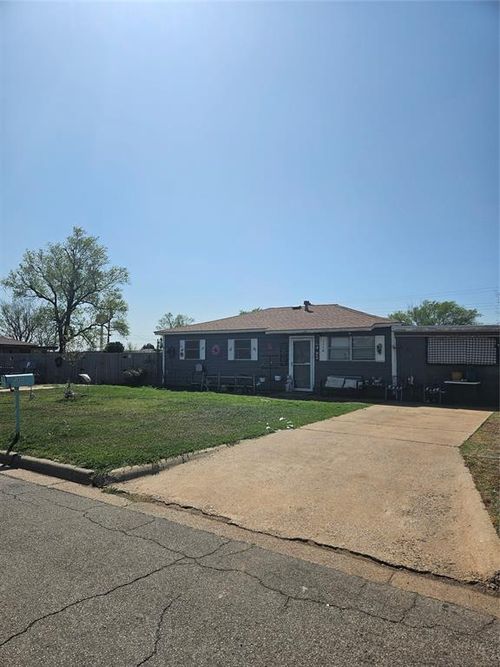 1116 W Frisco St, Altus, OK, 73521-4610 | Card Image