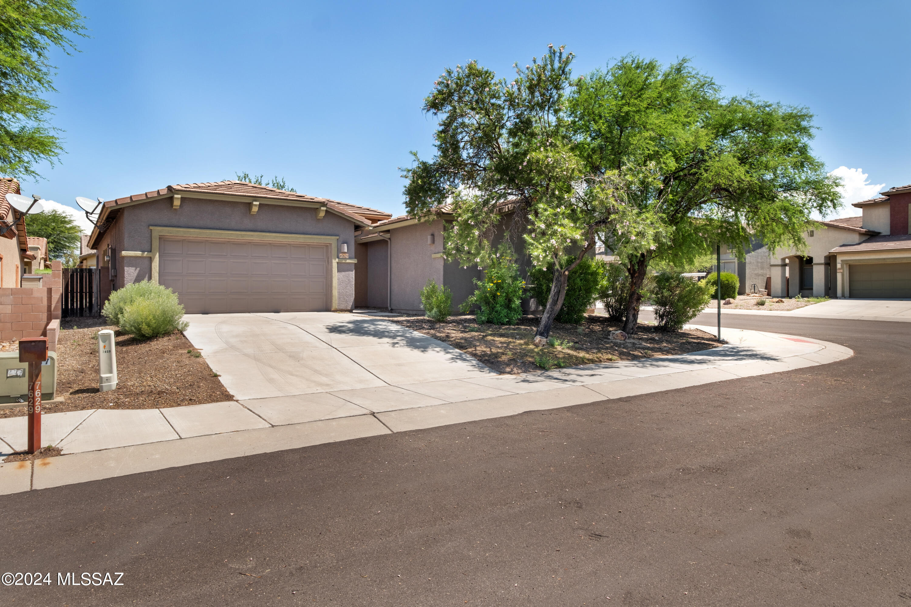 Shadybrook Ln, Tucson, AZ 85756