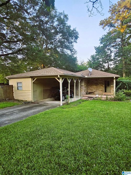 2501 5th St Ne, Center Point, AL, 35215-2701 | Card Image