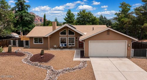 230 Cochise Dr, Sedona, AZ, 86351-7929 | Card Image