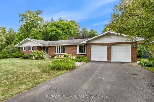 1115 Golf Rd, Hawkesbury, ON, K6A2R2 | Card Image