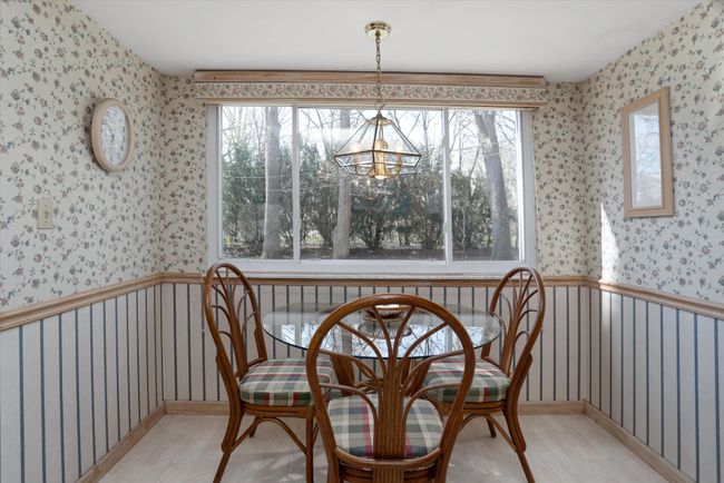 Breakfast Nook | Image 12