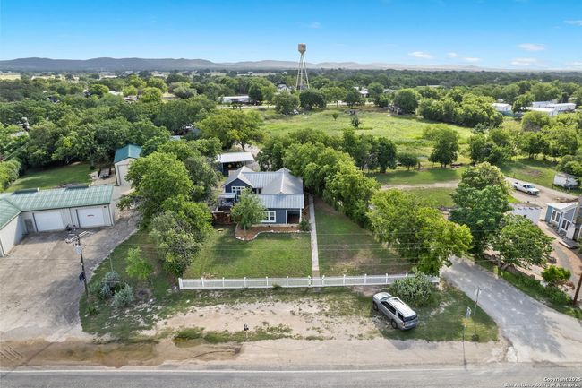 14280 State Highway 16 N, House other with 3 bedrooms, 2 bathrooms and null parking in Medina TX | Image 43