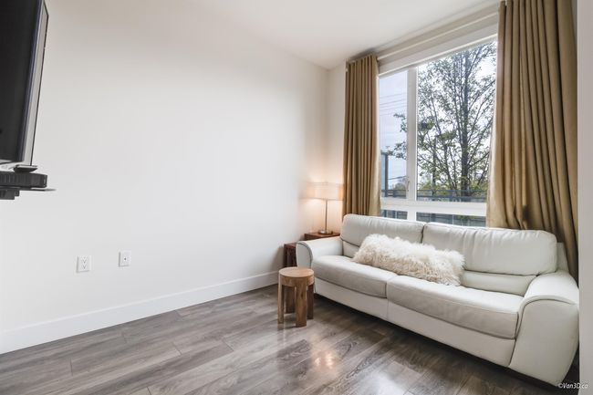 2 - 8598 River District Crossing, Townhouse with 3 bedrooms, 2 bathrooms and 2 parking in Vancouver BC | Image 2