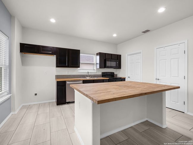 731 Cimarron, House other with 3 bedrooms, 2 bathrooms and null parking in Spring Branch TX | Image 5