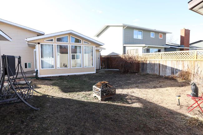 27 Ross Glen Place Se, Home with 3 bedrooms, 2 bathrooms and 3 parking in Medicine Hat AB | Image 29