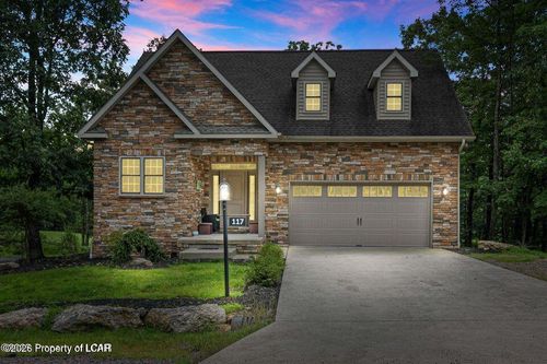 117 Crooked Stick Ln, Hazle Township, PA, 18202-9529 | Card Image