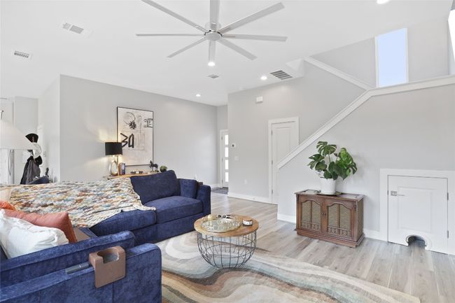 Dining room with a healthy amount of sunlight and amazing views. | Image 6