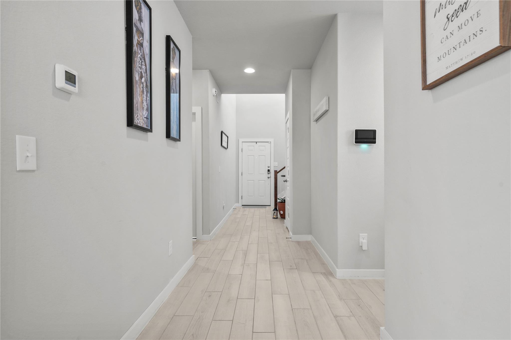 Residential Lease in Elgin 3