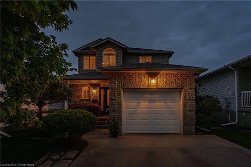101 Edgemere Dr, Cambridge, ON, N1P1E9 | Card Image