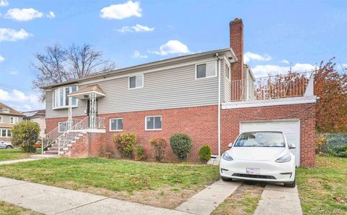 137 159th St, Jamaica, NY, 11434-3737 | Card Image