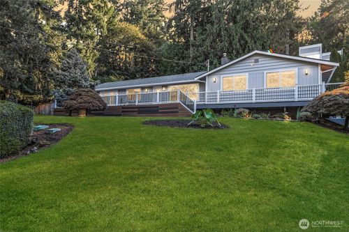 1136 205th Ave Ne, Sammamish, WA, 98074-6654 | Card Image