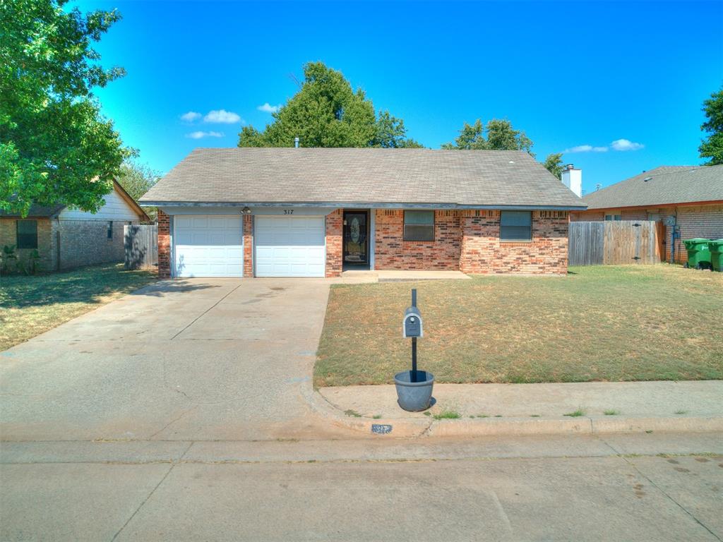 Cherokee Dr, Yukon, OK 73099