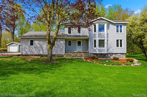 6541 Springfield Ln, Clarkston, MI, 48346-1040 | Card Image