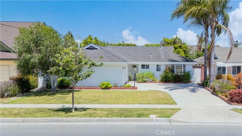 11752 Pine St, Los Alamitos, CA, 90720-4161 | Card Image