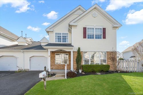 6 Robert Ln, Middle Island, NY, 11953-2683 | Card Image